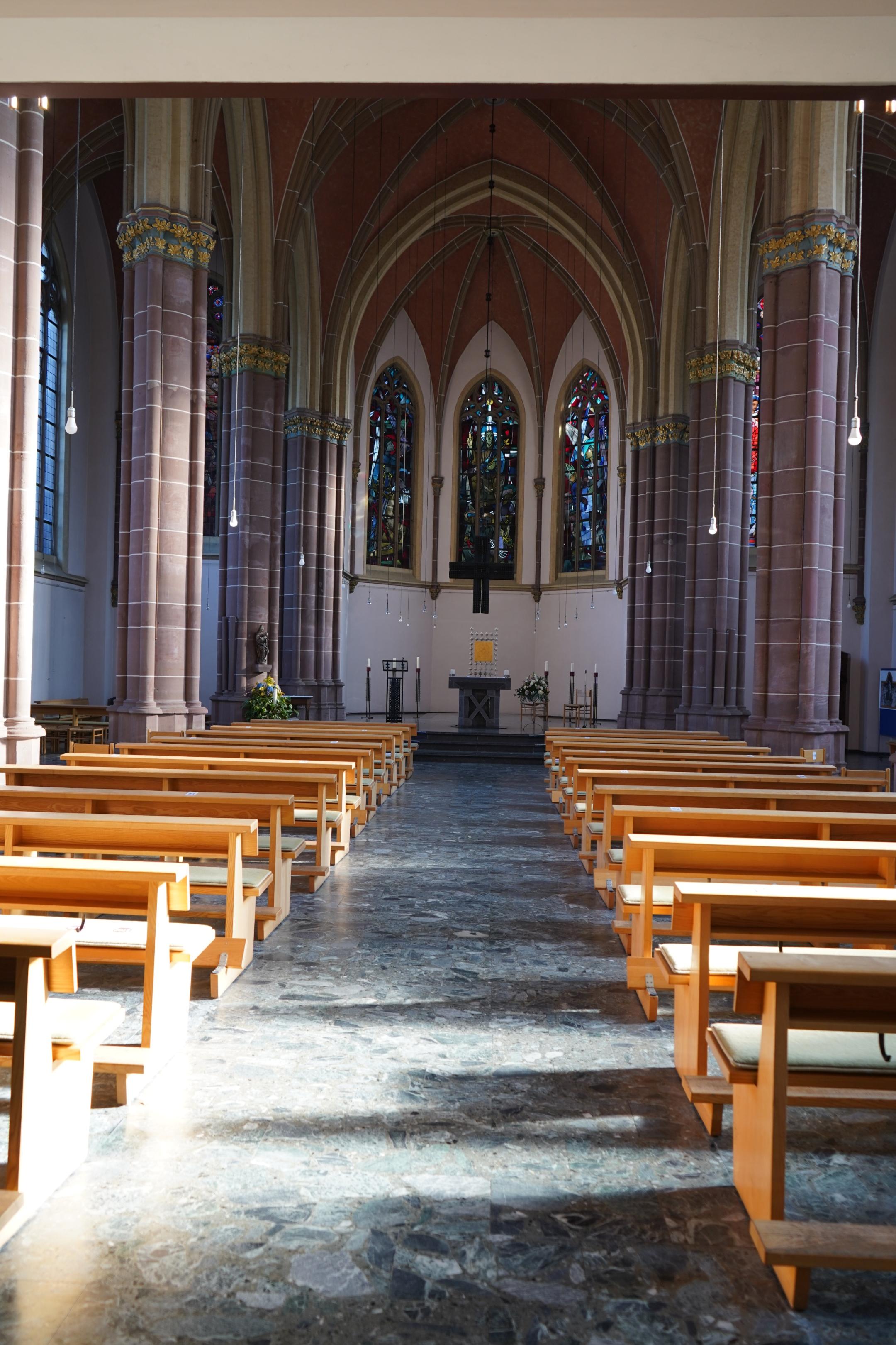 Blick von hinten in die Schutzengelkirche
