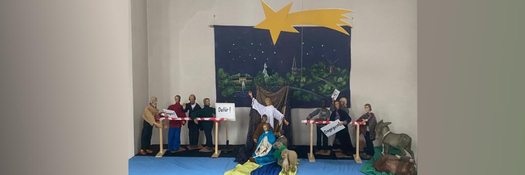 Krippendarstellung mit moderner Interpretation: Dafür-dagegen-unversöhnlich